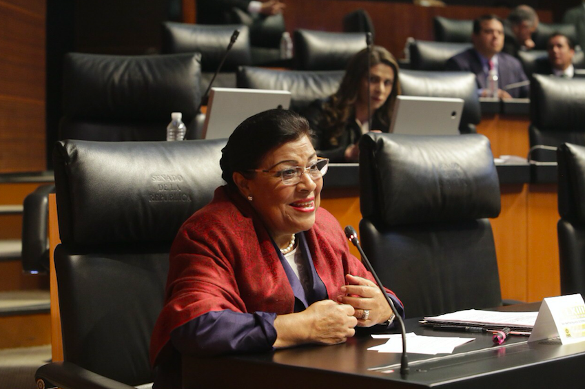 Pide Martha Palafox seguridad y prestaciones para pasantes de medicina en el país